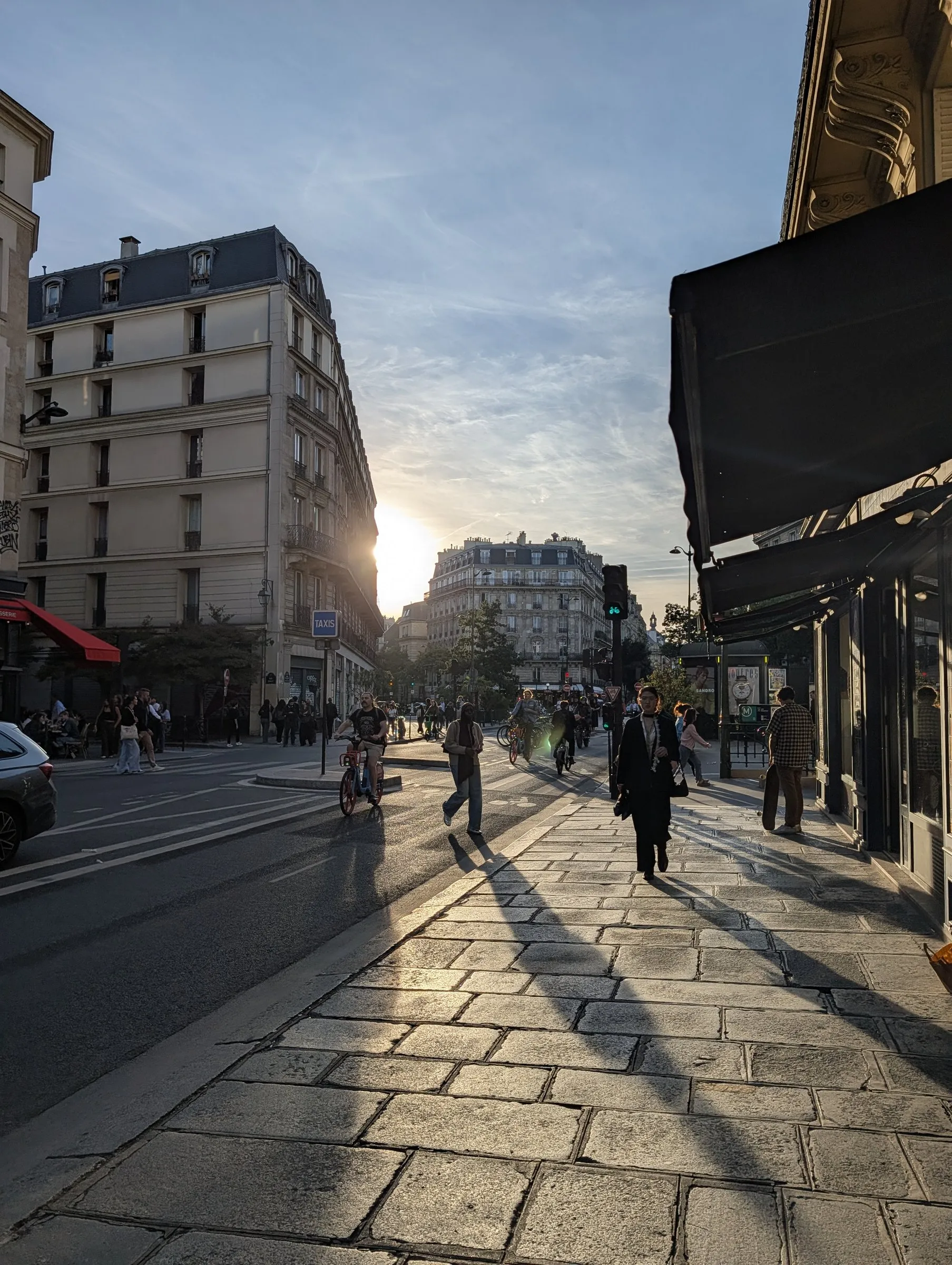Long evening shadows in the 3rd arrondissement
