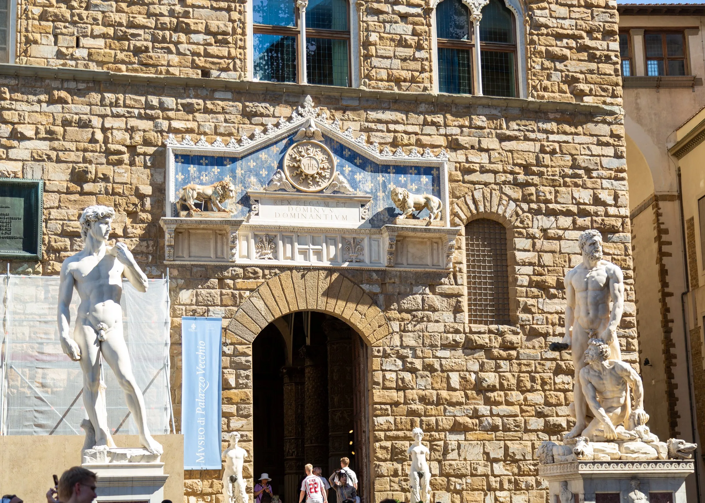 The David copy and Hercules at the Palazzo Vecchio door