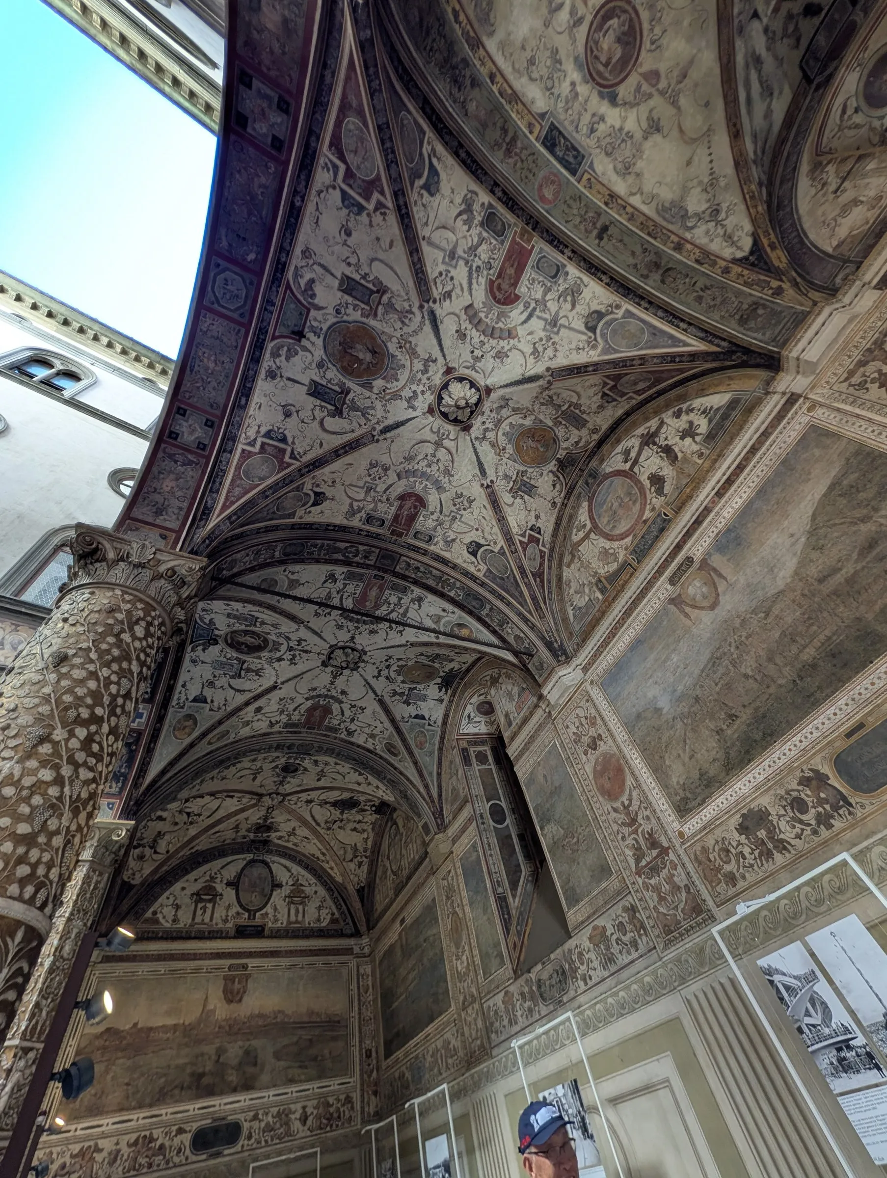 Painted vaults in the Palazzo Vecchio courtyard