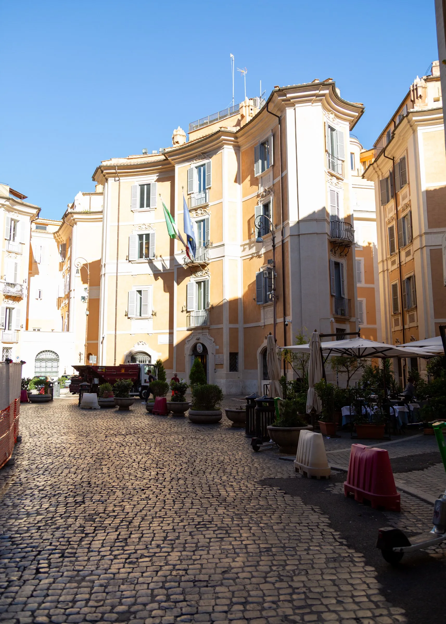 The curved façades of Piazza di Sant'Ignazio