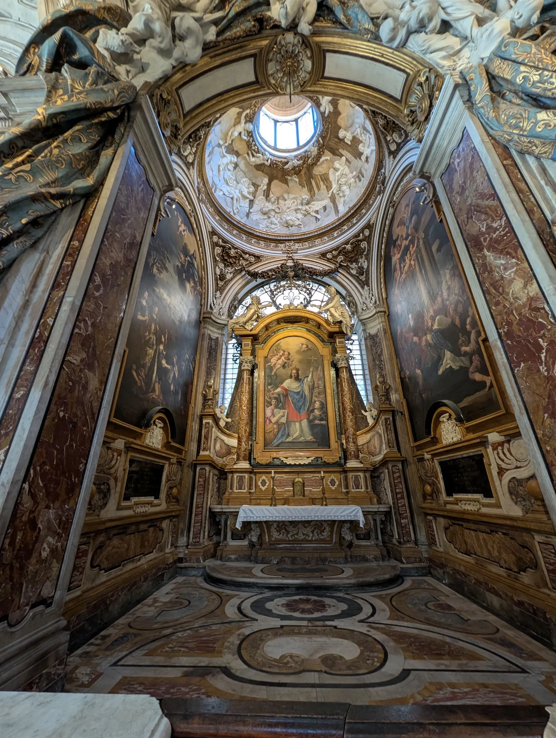 A side chapel at San Luigi dei Francesi