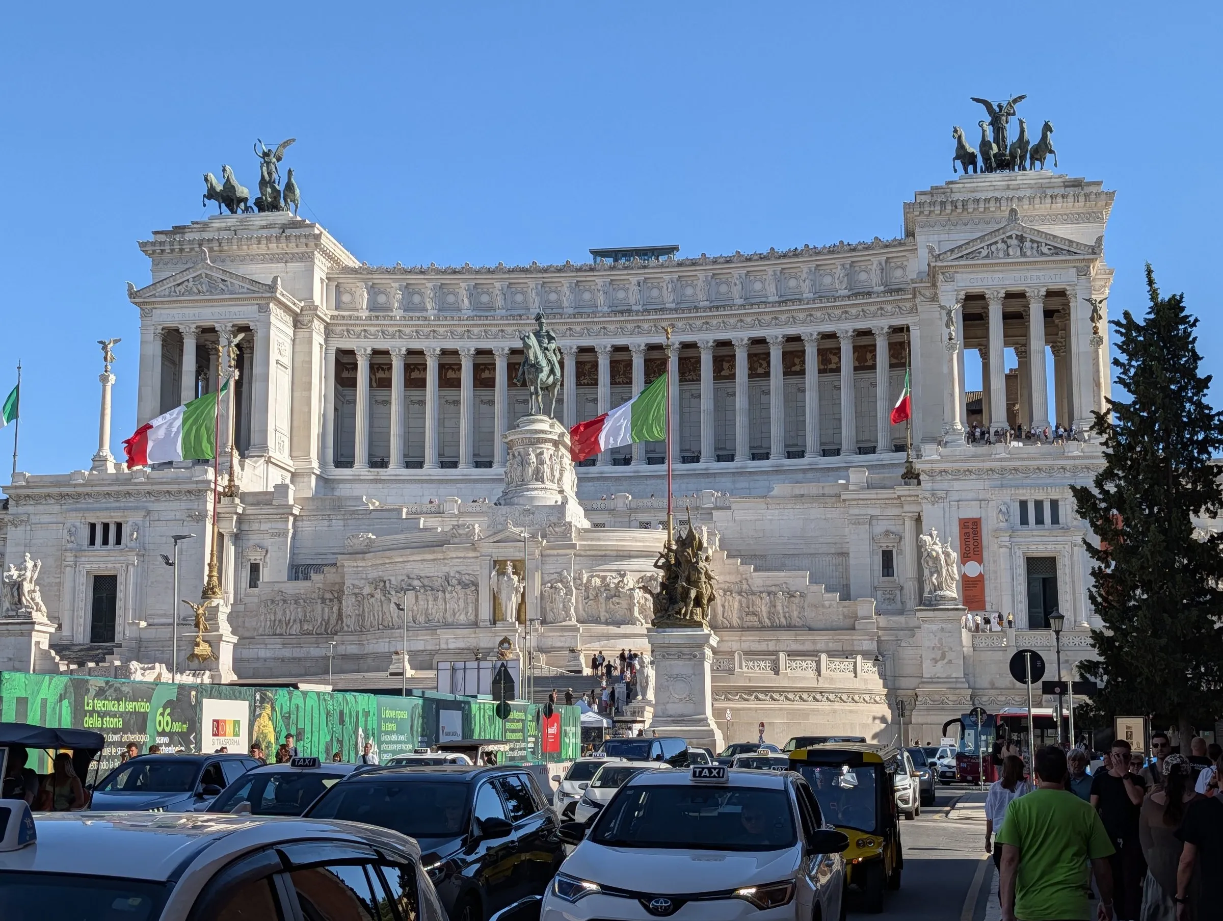 The Vittoriano on the way to the food tour