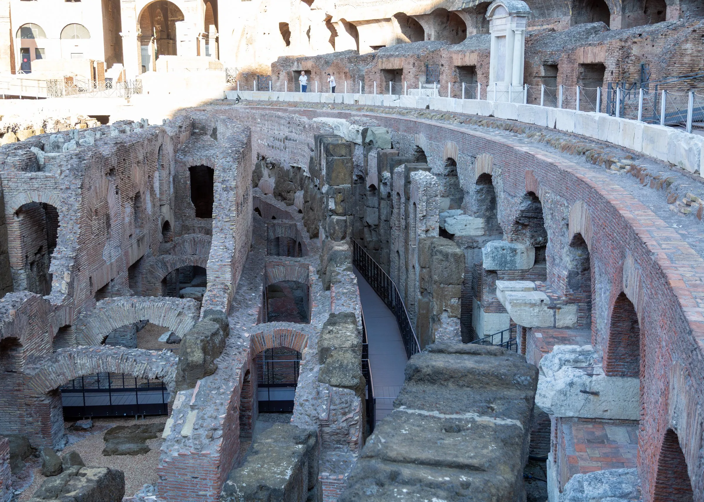 The curve of the hypogeum