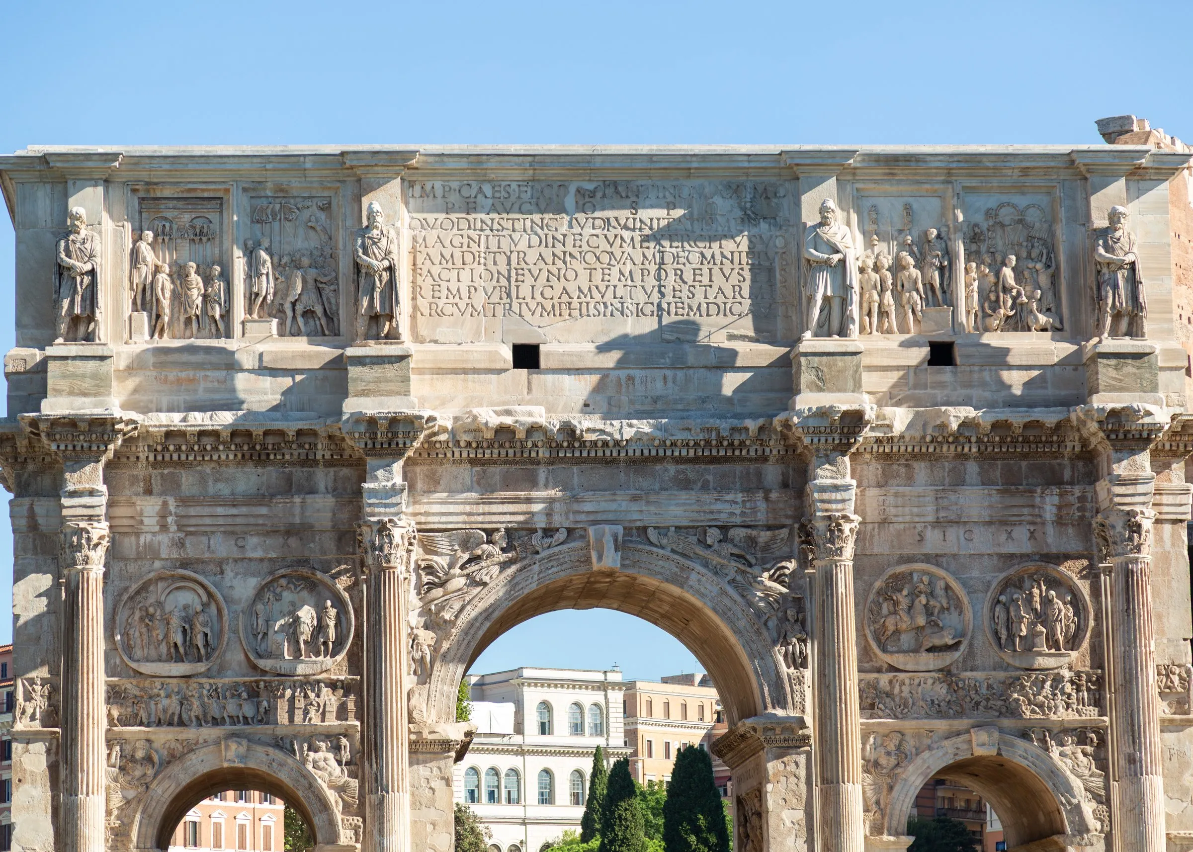 The Arch of Constantine up close