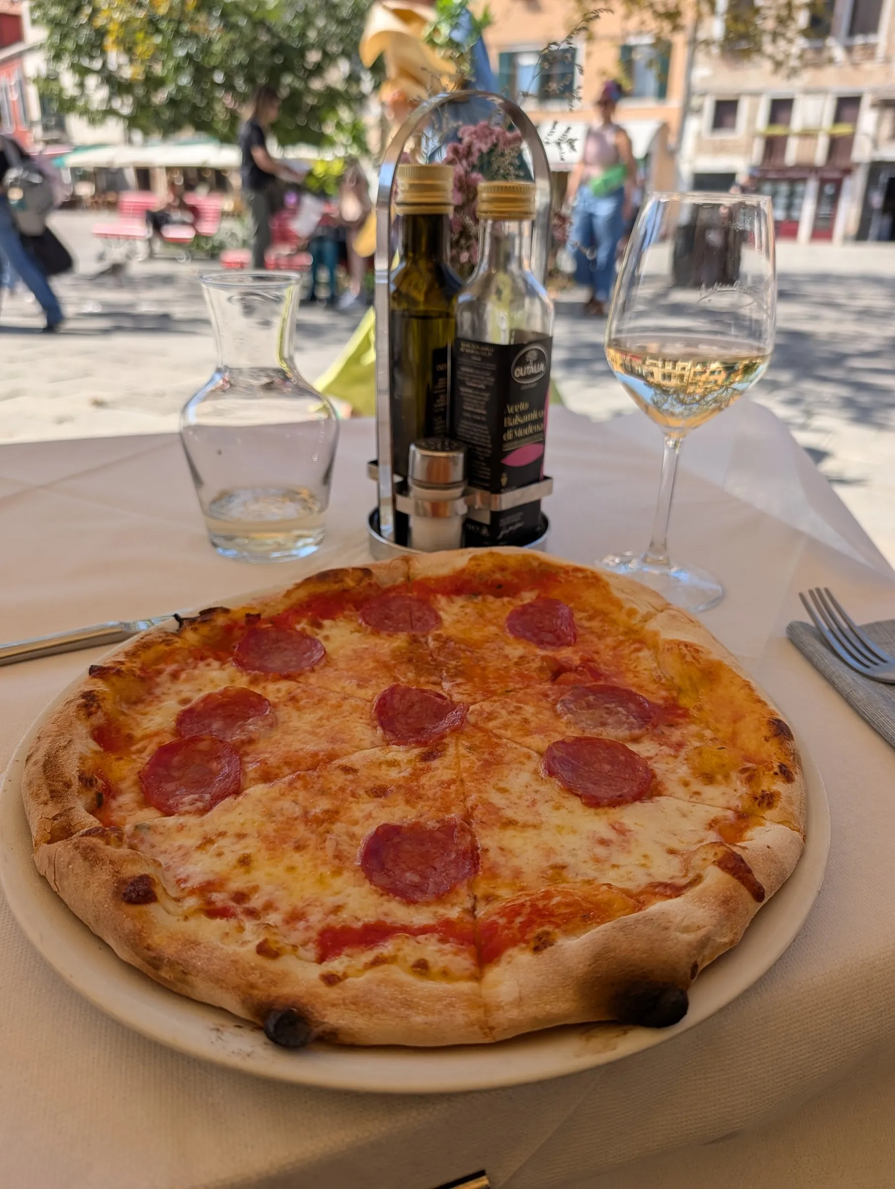 Last-morning pizza and wine at Antico Capon, people-watching in Campo Santa Margherita
