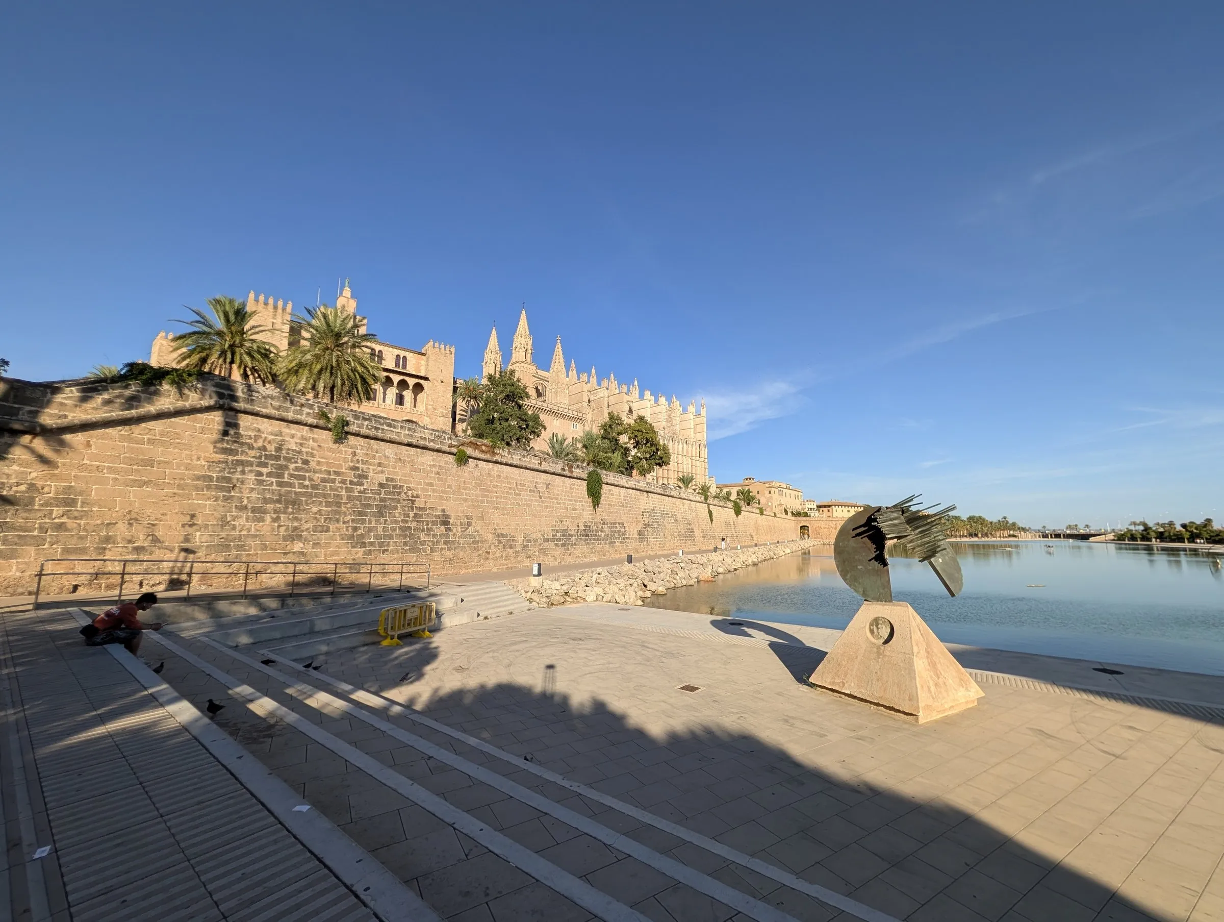 La Seu above the walls and the Parc de la Mar
