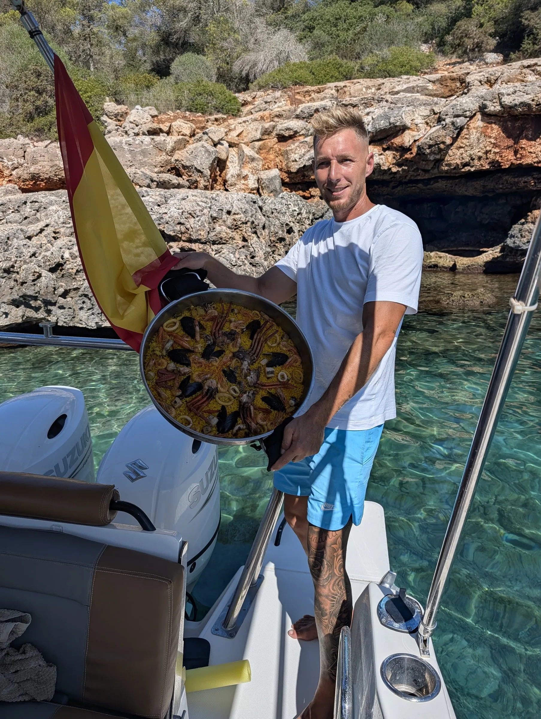 The captain and his paella: amazing
