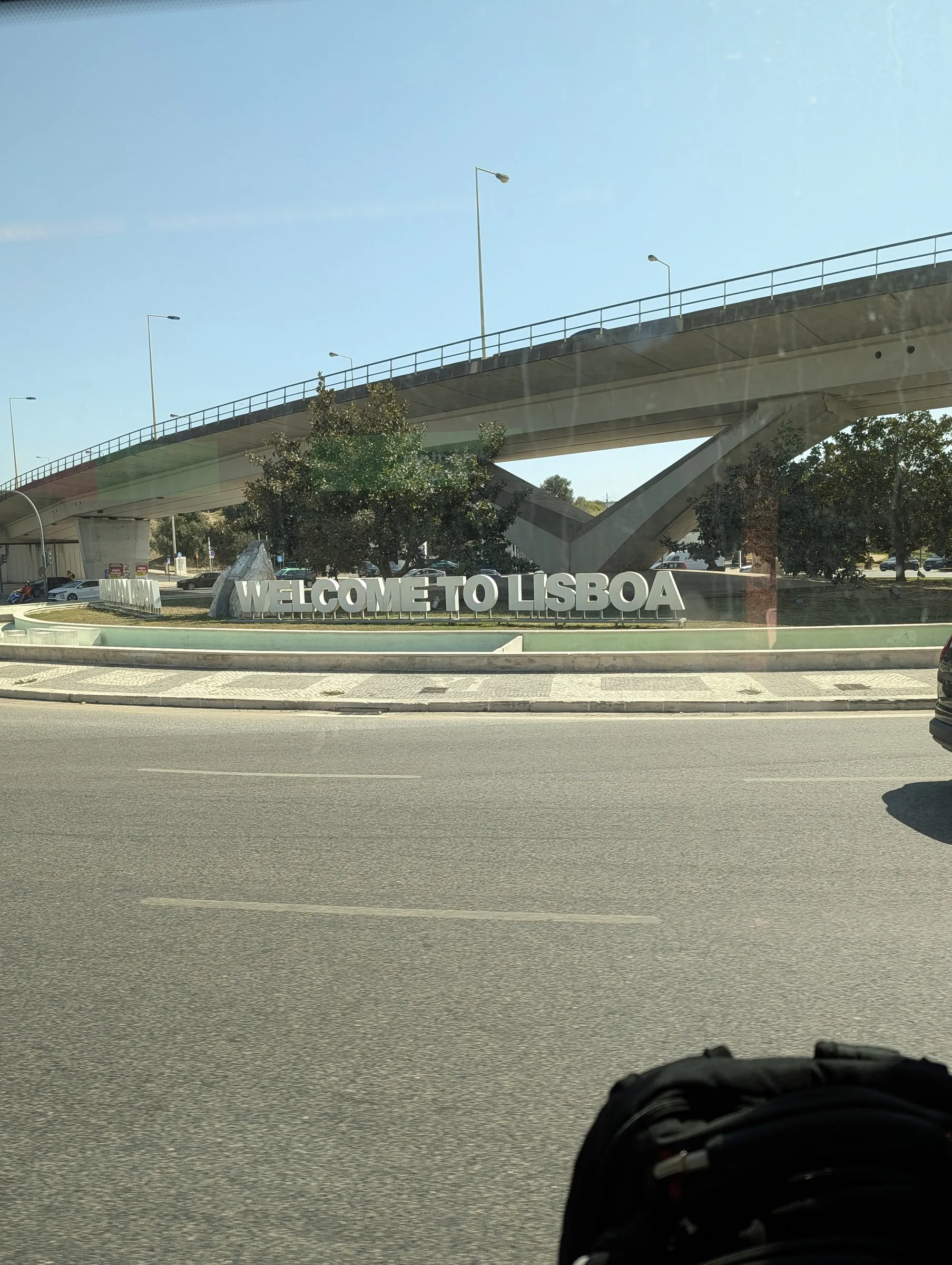"Welcome to Lisboa" from the airport bus