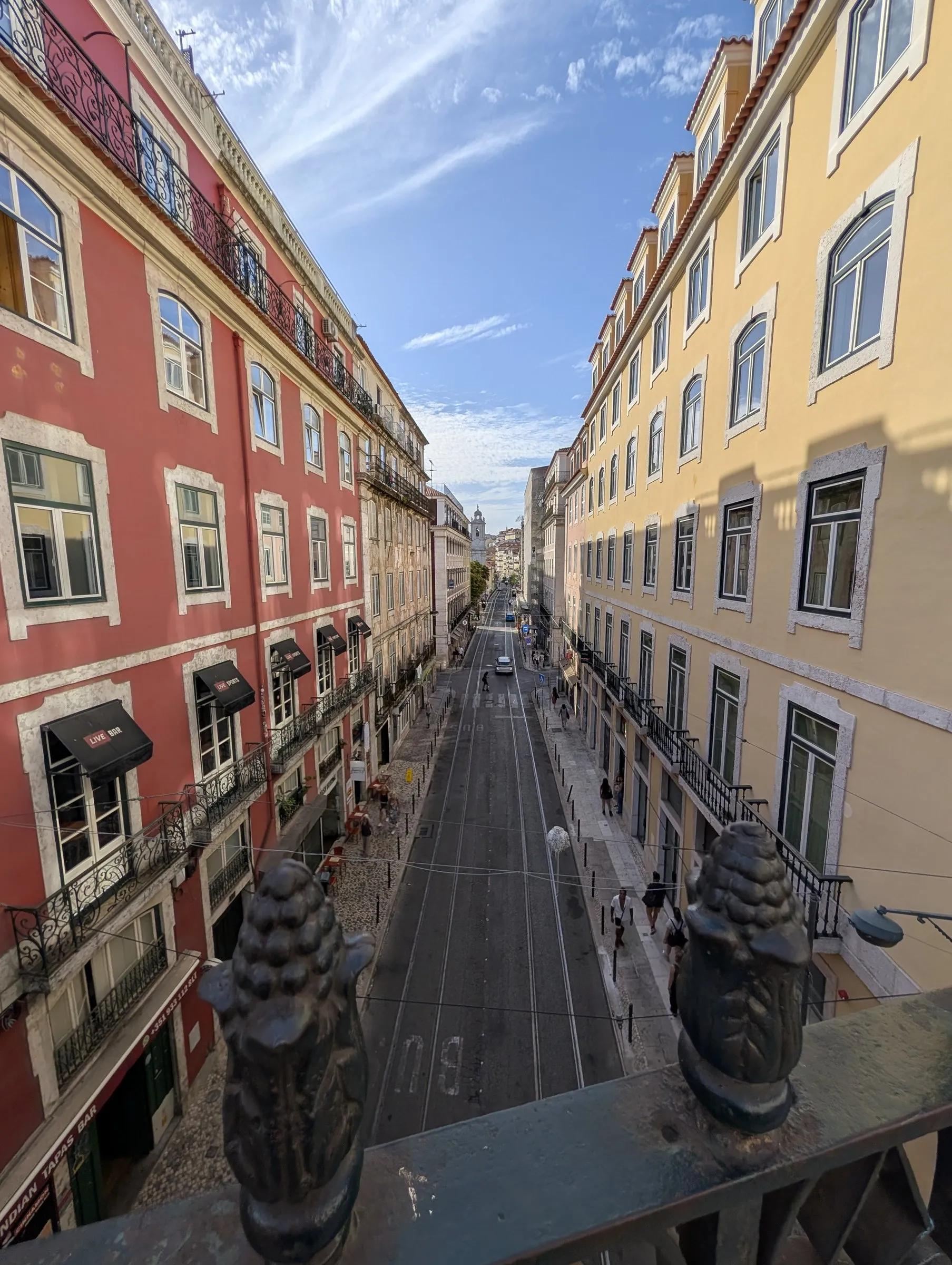 Rua do Alecrim from the bridge