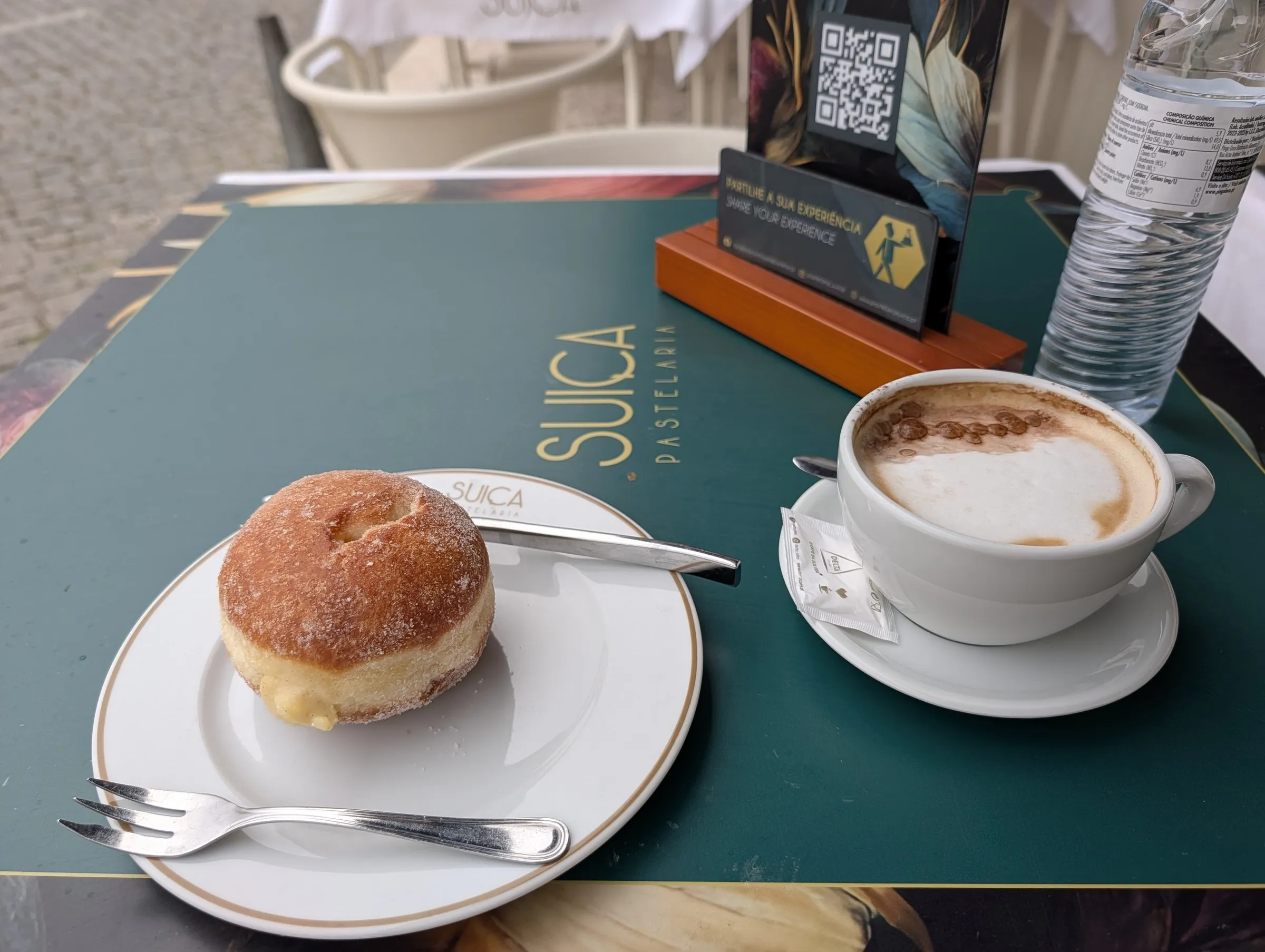 Coffee and a doughnut at Pastelaria Suíça