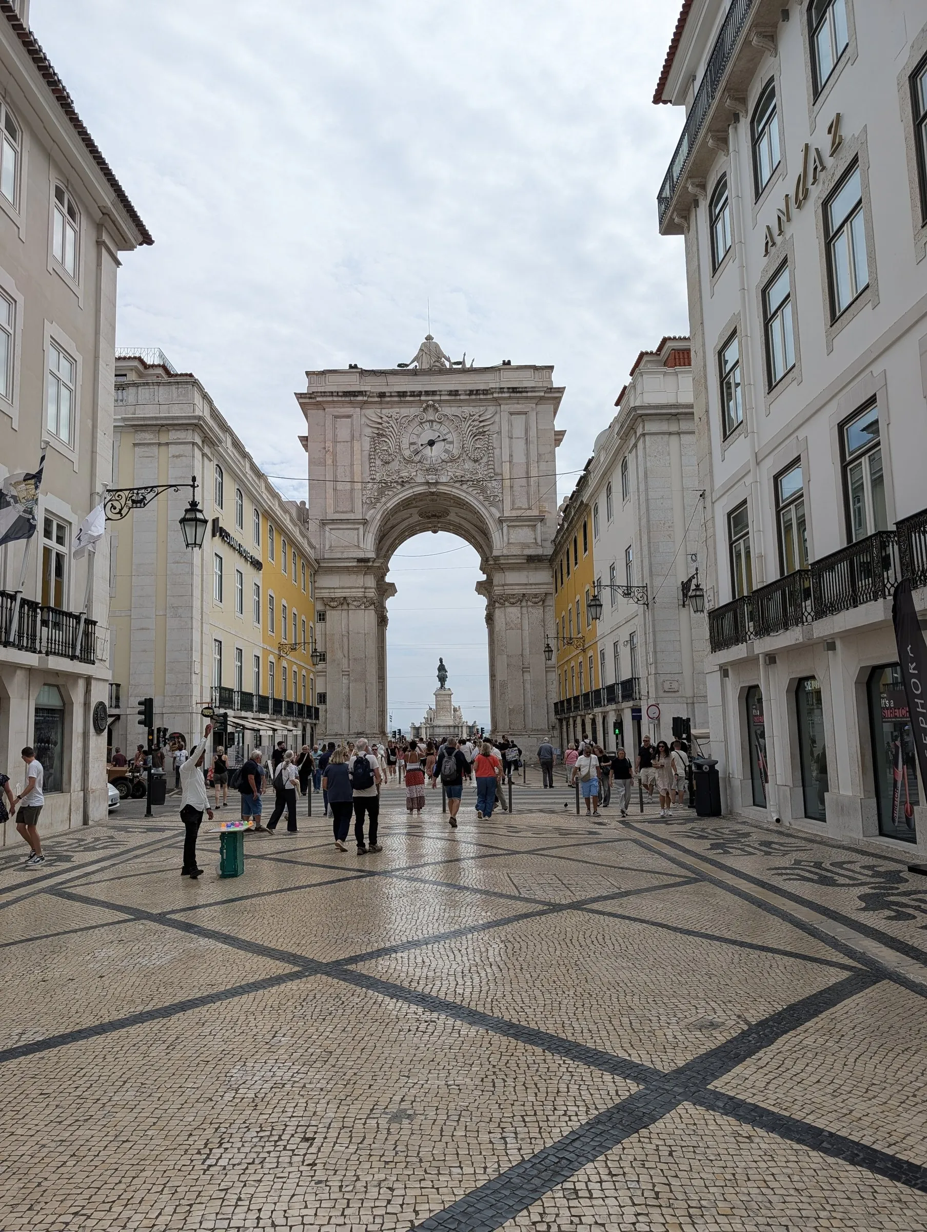 Rua Augusta and its arch