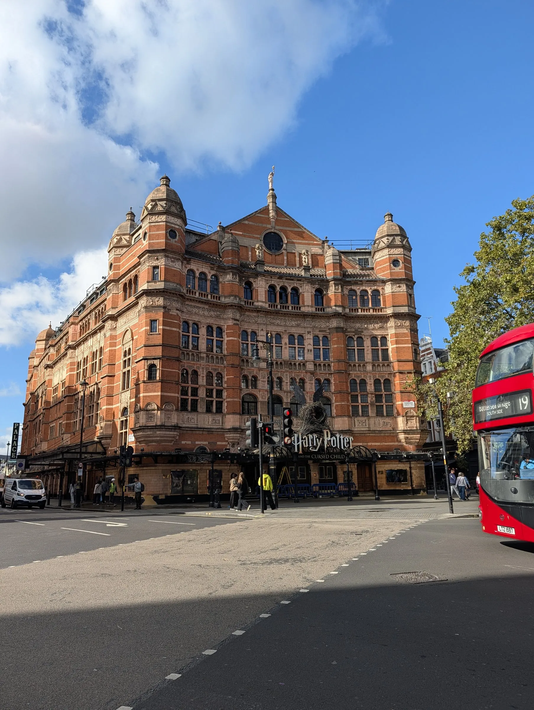 The Palace Theatre, Cambridge Circus
