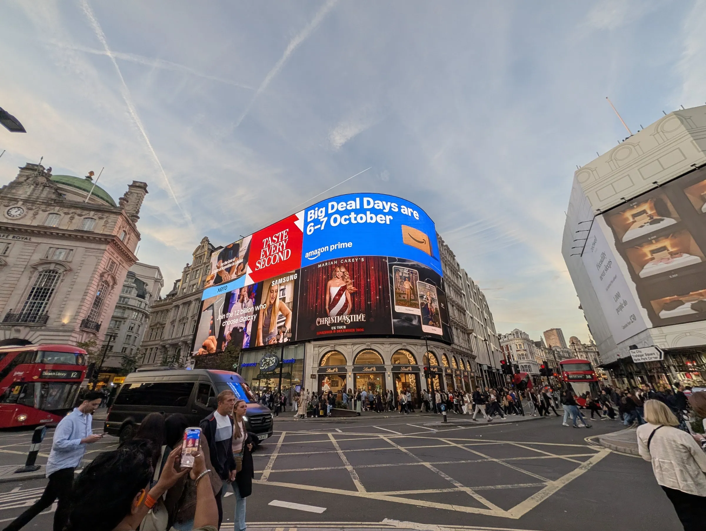Piccadilly Circus
